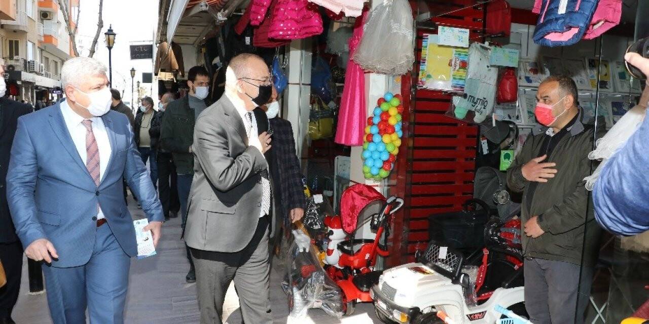 Başkan Ergün, yeni normalleşme ile ilgili vatandaş ve esnafı bilgilendirdi