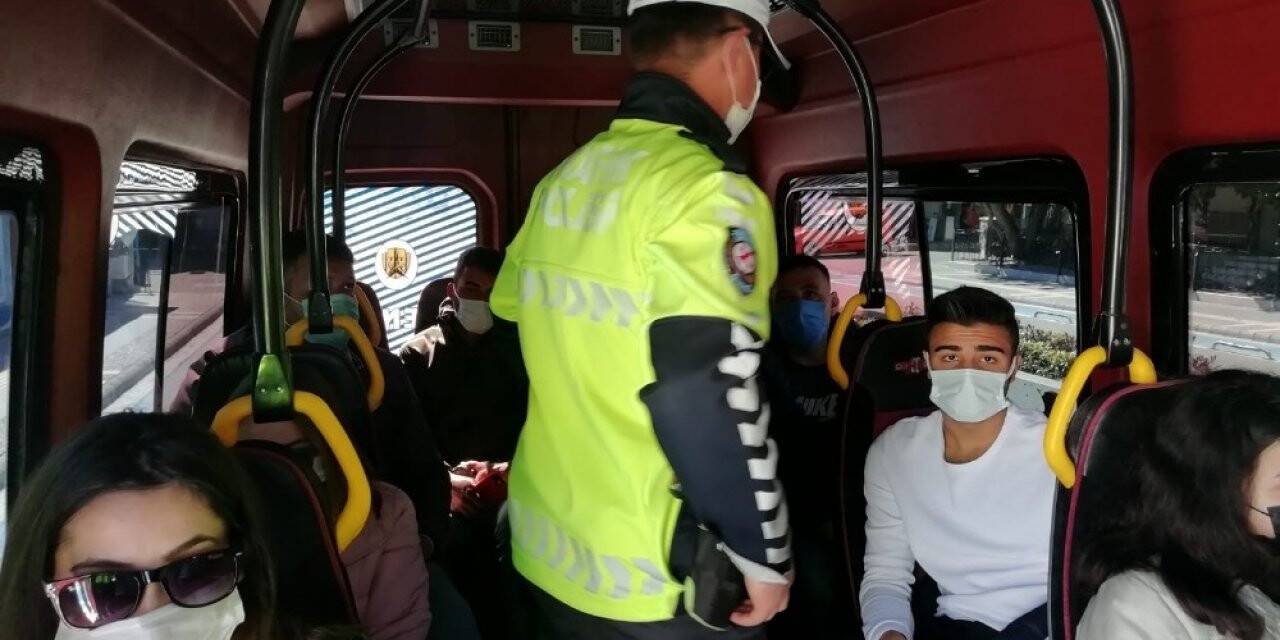 Marmaris’te Emniyet ve Jandarma ekiplerinden Kovid-19 denetlemesi