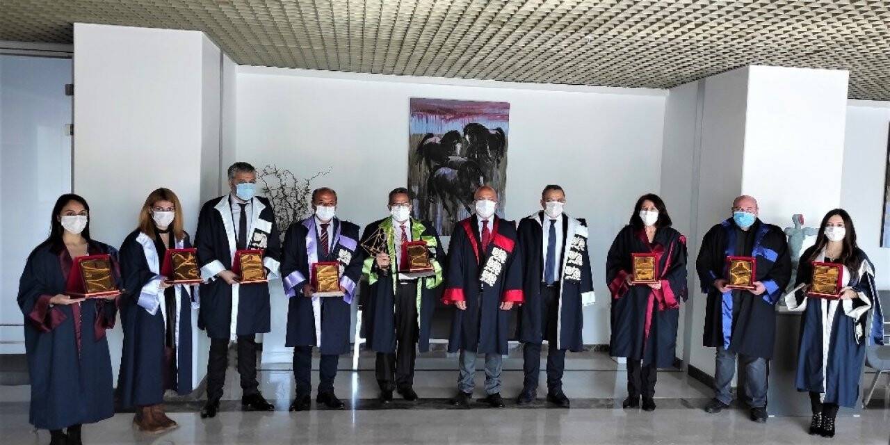 Yakın Doğu Üniversitesi “Bilim Ödülleri” sahiplerini buldu