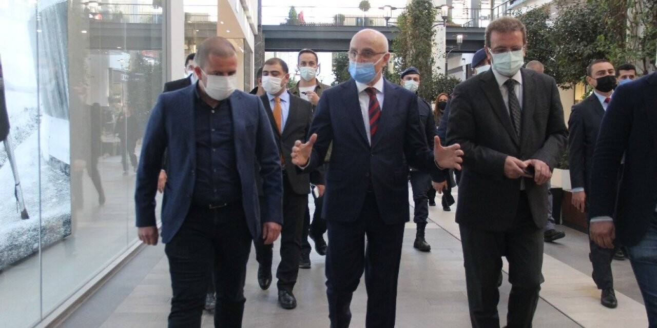 Bakan Yardımcısı Erdil’den İzmir’de AVM denetimi
