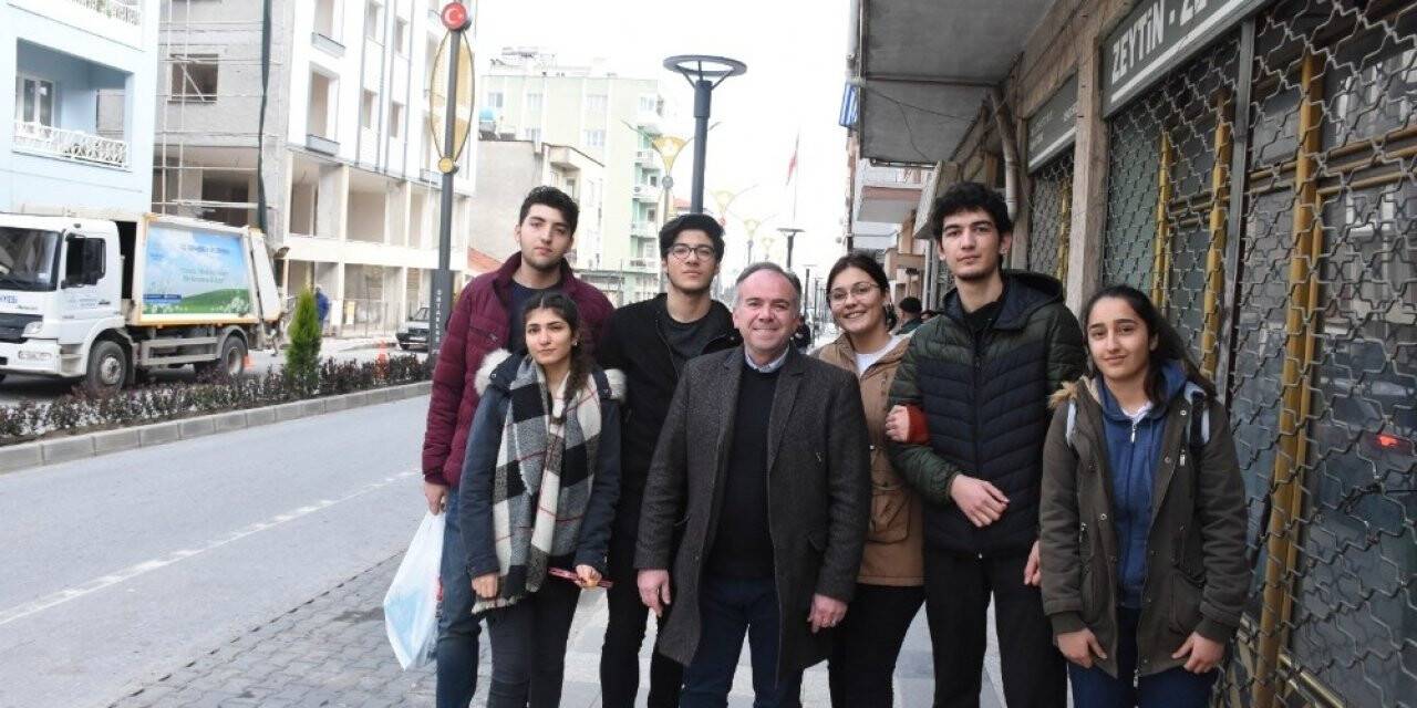 Germencik Belediyesi 296 öğrencinin YKS başvuru ücretini karşıladı