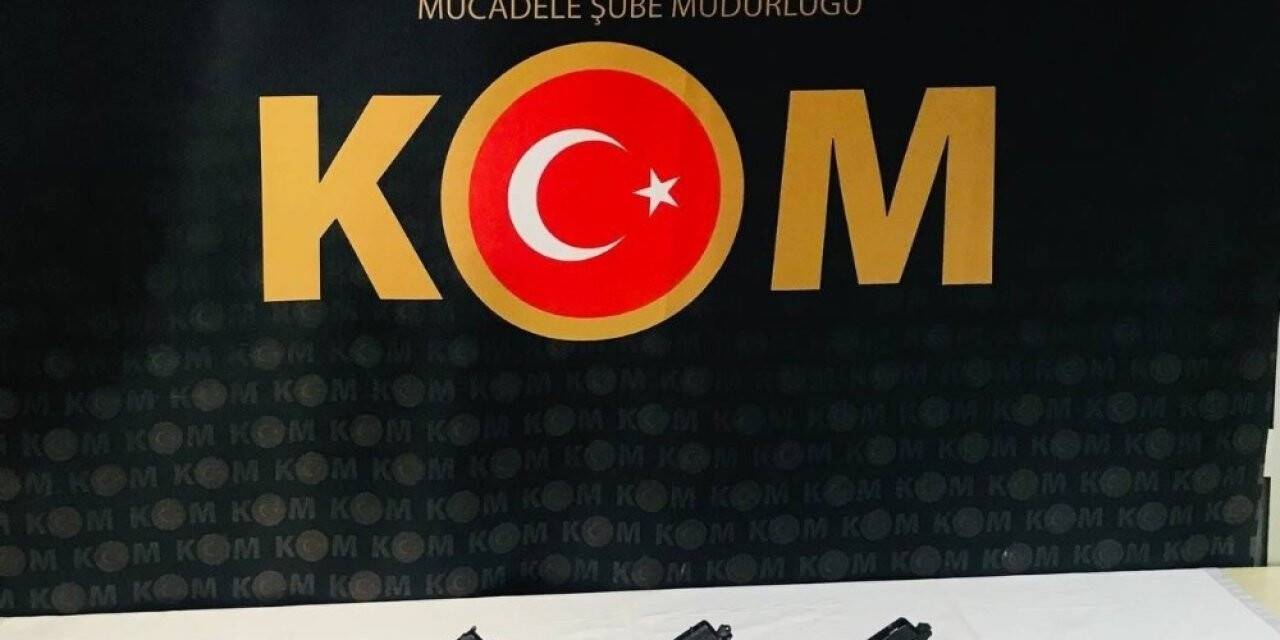 Evde kaçak medikal ürünler bulunduran şahıs yakalandı
