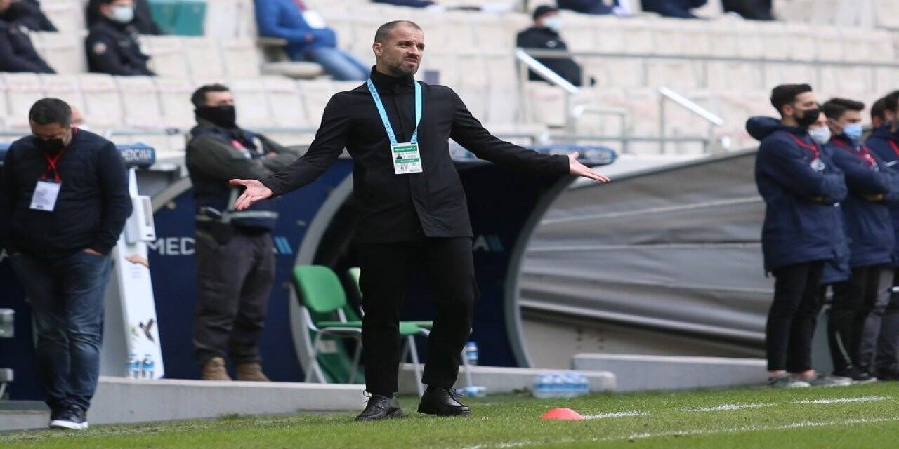 PFDK, Bursaspor Teknik Direktörü Mustafa Er’e 3 maç ceza verdi
