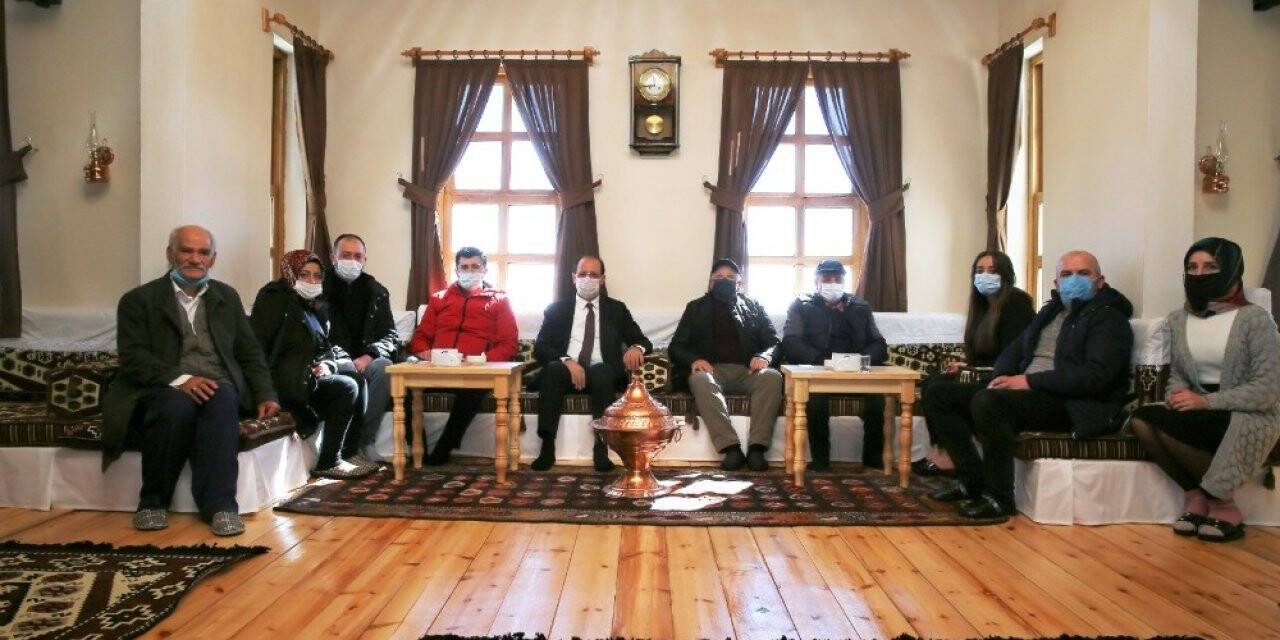 Rektör Coşkun gazetecilerle buluştu