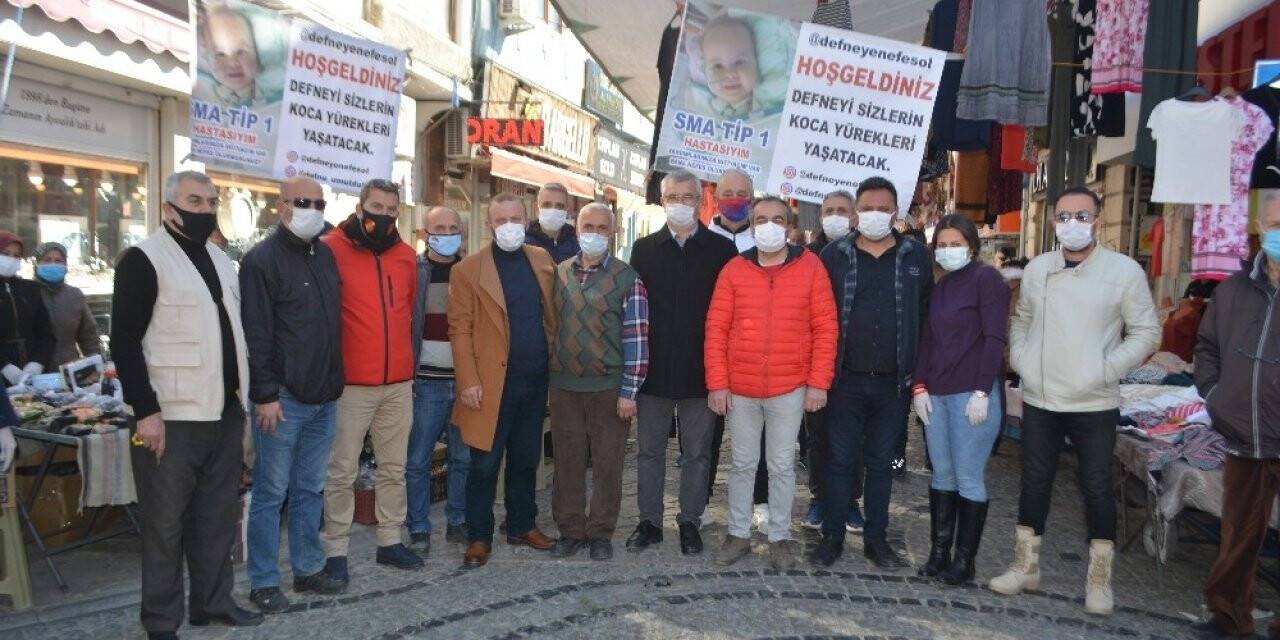 SMA hastası Defne bebek için pazar pazar tezgah açıp yaptıklarını satıyorlar