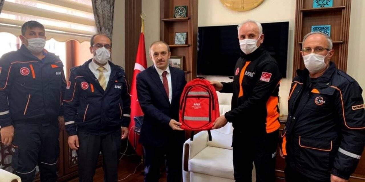 AFAD heyeti Deprem Haftası dolayısıyla Vali Cüneyt Epcim’i ziyaret etti