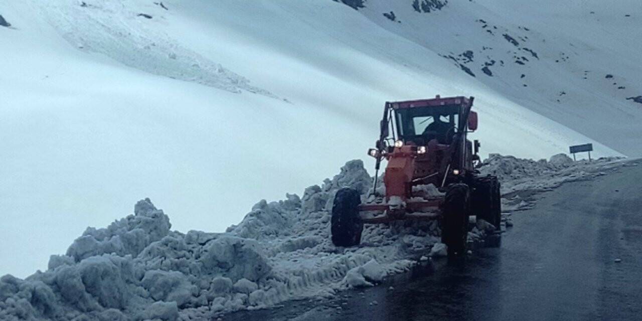 Van’da 165 yerleşim yeri ulaşıma kapandı