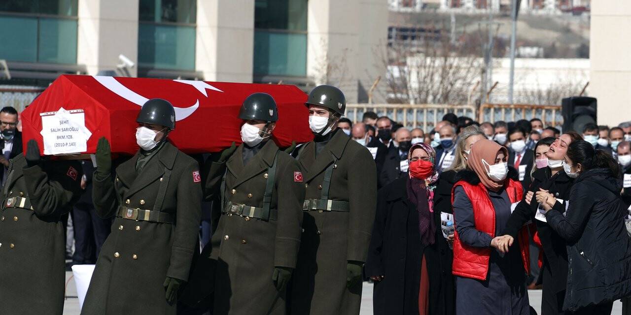 BİTLİS ŞEHİTLERİ UĞURLANDI
