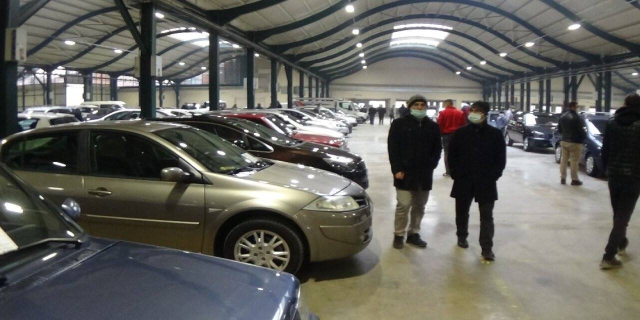 Aylar sonra ikinci el oto pazarı açıldı