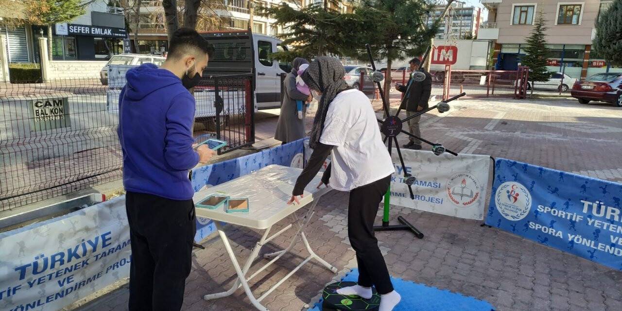 Ev Ev, sokak sokak yetenek taraması