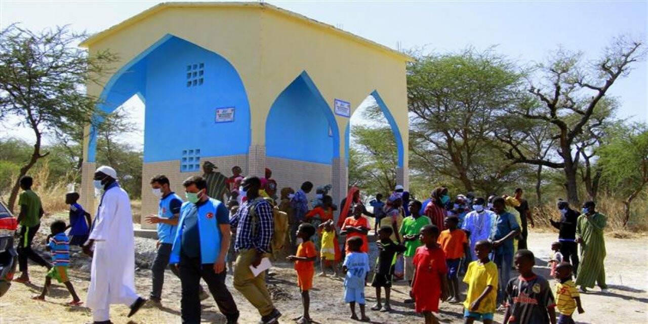 Öğrencilerin biriktirdiği harçlıklar Afrika'da Su Kuyusu Oldu