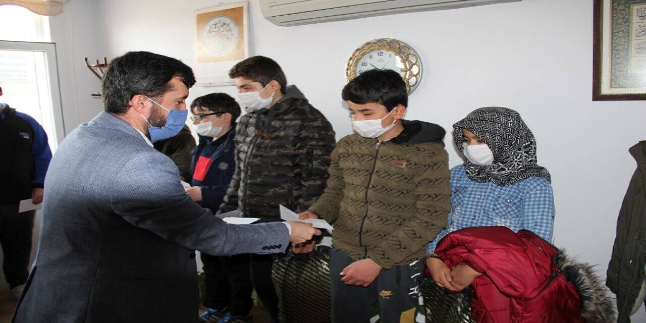 Yalıhüyük'te "10 Kıta 1 Vatan İlelebet İstiklal" konulu resim ve kompozisyon yarışması düzenledi