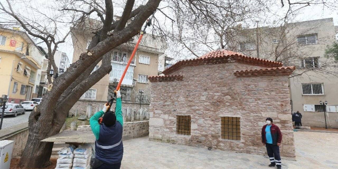 Efeler’de tarihi yapılarda çevre düzenlemesi yapılıyor