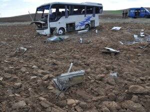 Öğrenci servisi devrildi: 1 ölü, 19 yaralı