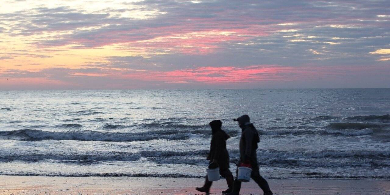 Hırçın dalgalar onlara ekmek kapısı oldu