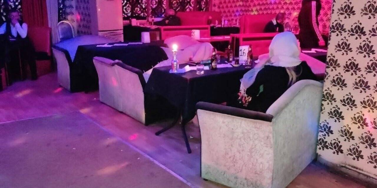 Kırmızı kategorideki Konya’da kaçak eğlence mekanına baskın