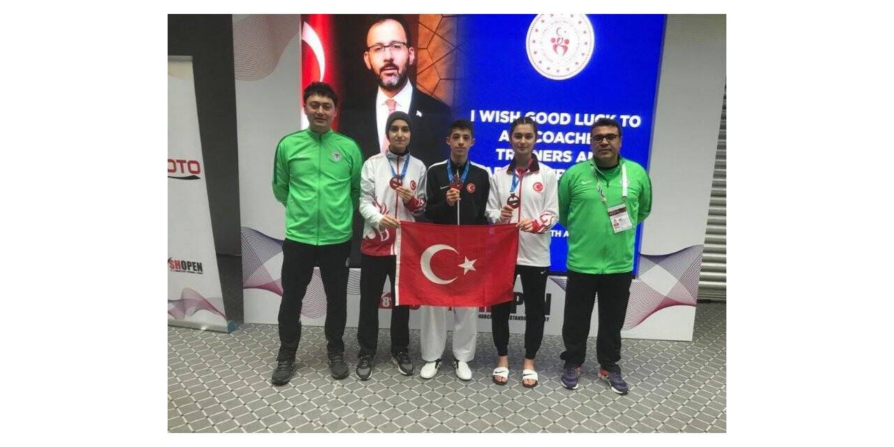 Konyasporlu Taekwondocular kürsüde