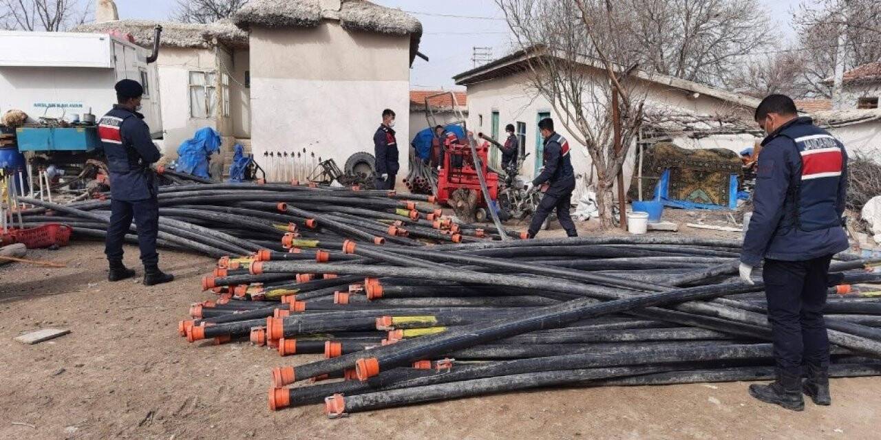 Konya’da sulama borusu hırsızları yakalandı
