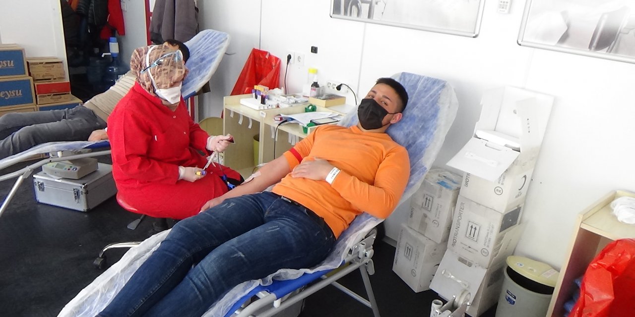 Karapınar'da kan bağışına vatandaşlar ilgi gösterdi