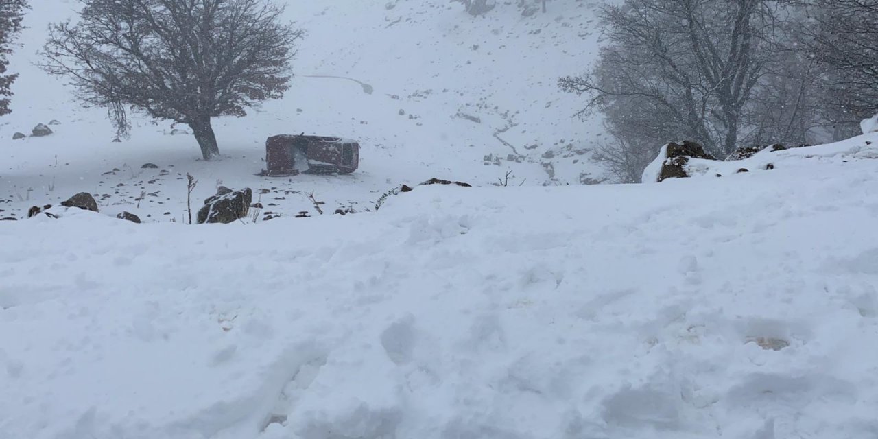 Konya'da otomobil şarampole devrildi: 5 yaralı