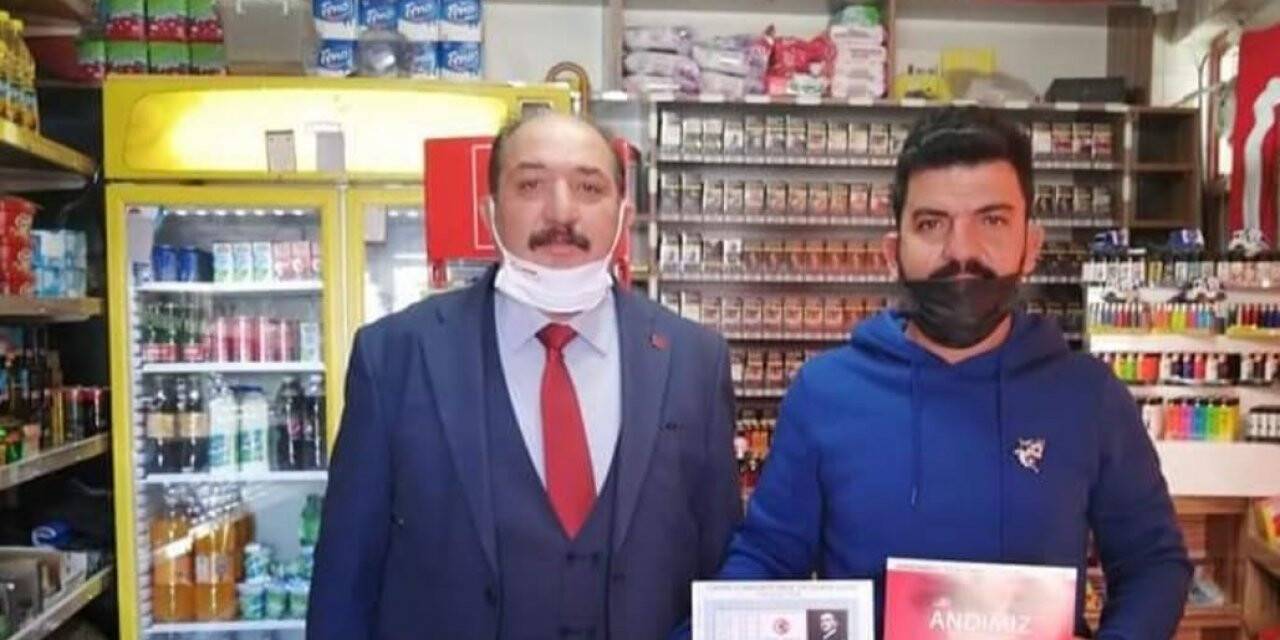 CHP Ilgın Teşkilatı ‘Andımız’ Dağıttı