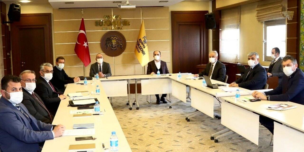 Başkan Altay, merkez ilçe belediye başkanlarıyla 2021 yatırımlarını görüştü