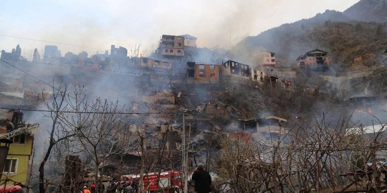 Yangın bu köyün kaderi