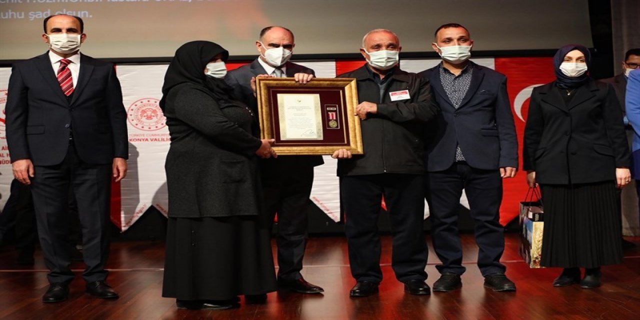 Konya’da gazilere ve şehit ailelerine Devlet Övünç Madalyası verildi