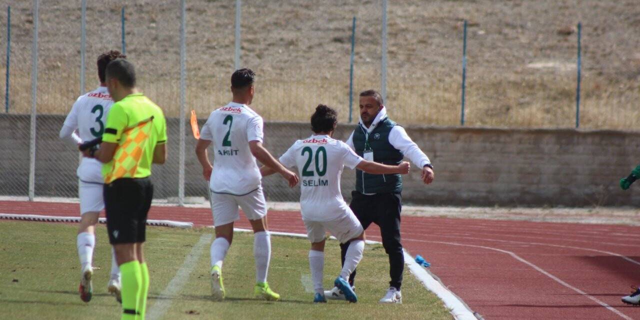 1922 Konyaspor’da galibiyet sevinci