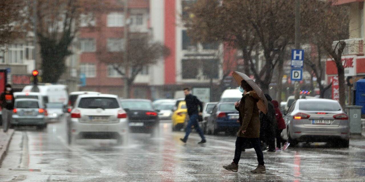 Konya'da sağanak etkili oluyor