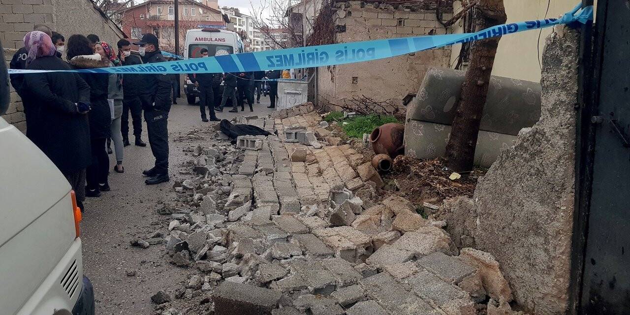 Konya'da çöken bahçe duvarının altında kalan 5 yaşındaki çocuk hayatını kaybetti