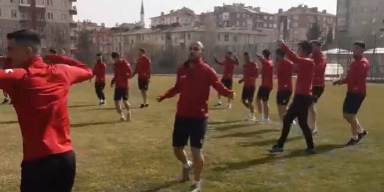 Gölyazıspor sahaya indi