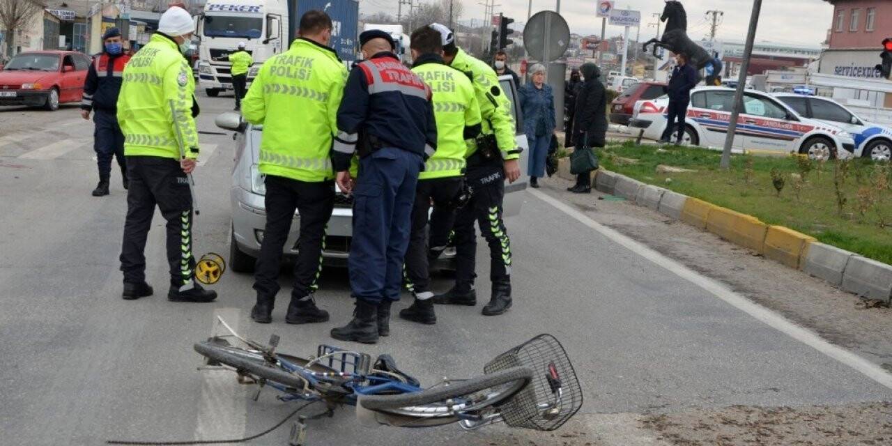 Konya'da otomobilin çarptığı bisiklet sürücüsü ağır yaralandı