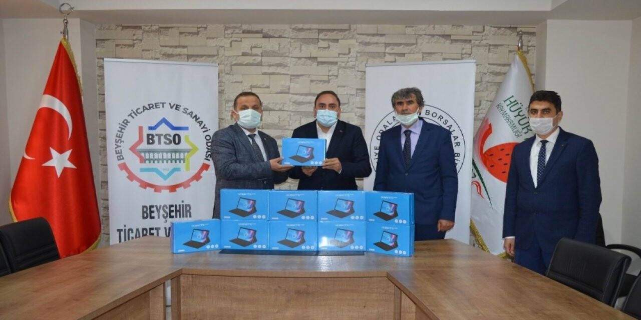 Hüyük’te uzaktan eğitime tablet desteği