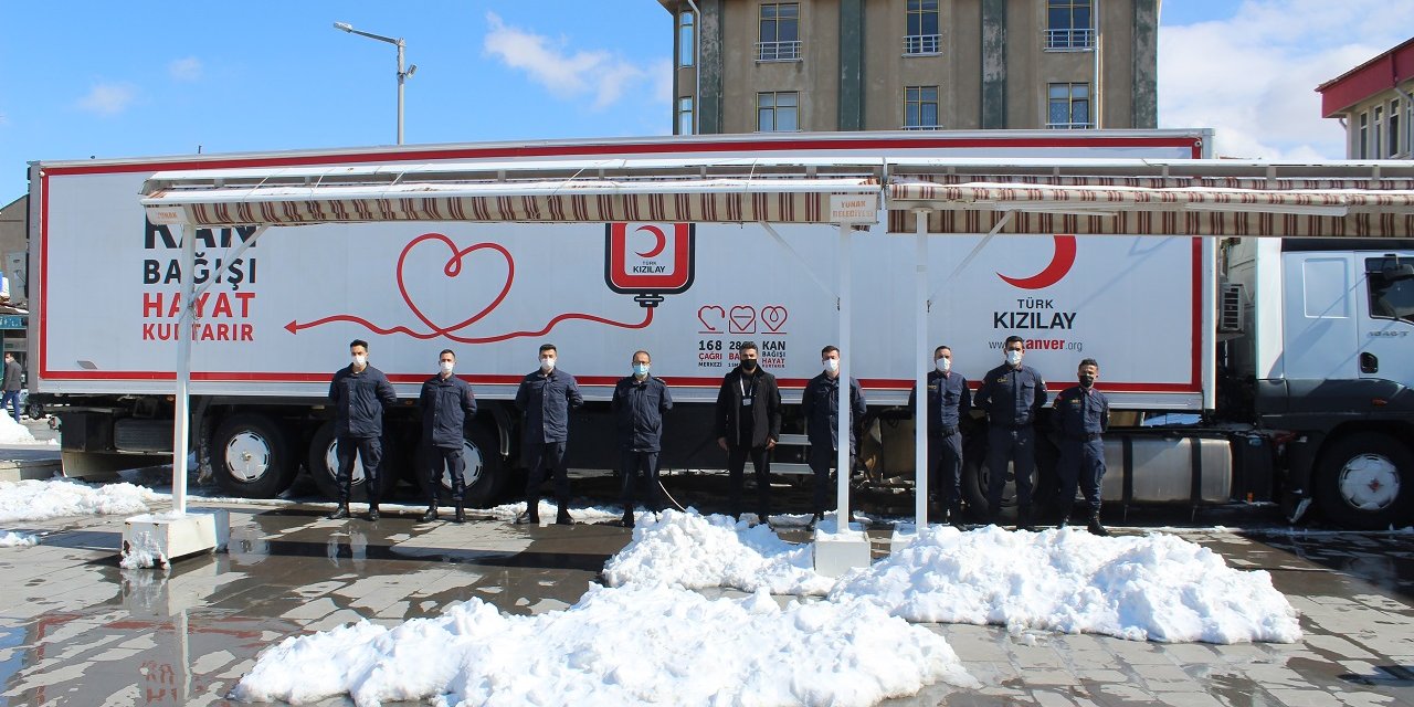 Yunak'ta kan bağışı kampanyasına destek