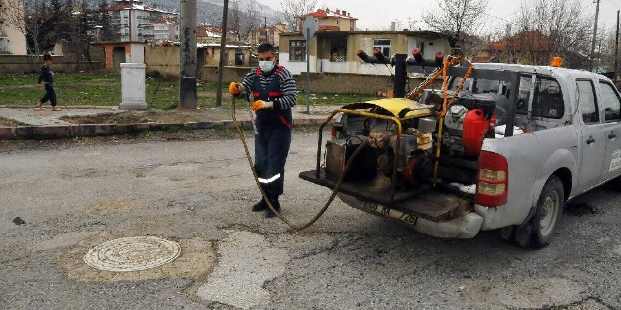 Akşehir Belediyesi sivrisineklere karşı çalışmalar sürüyor