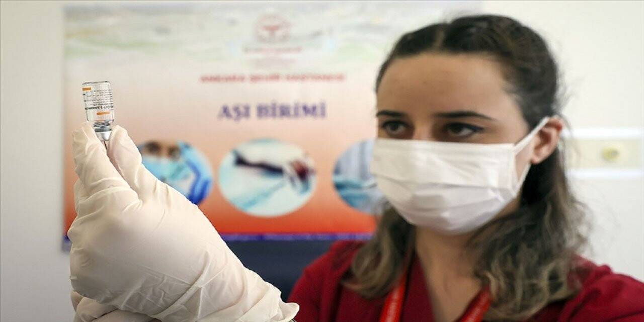 Risk grubundakiler ile 60 yaş üzeri ve eşleri için aşılama başladı