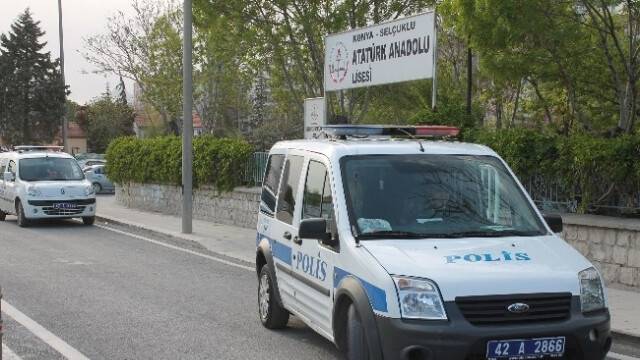 Tartıştığı Emekli Öğretmeni Bıçakla Yaraladı