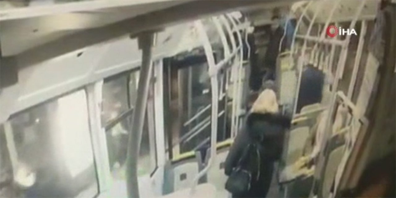 İzmir'de HES kodu göstermeden bindiği otobüste kendisini uyaran kişiyi bıçaklayan zanlı tutuklandı