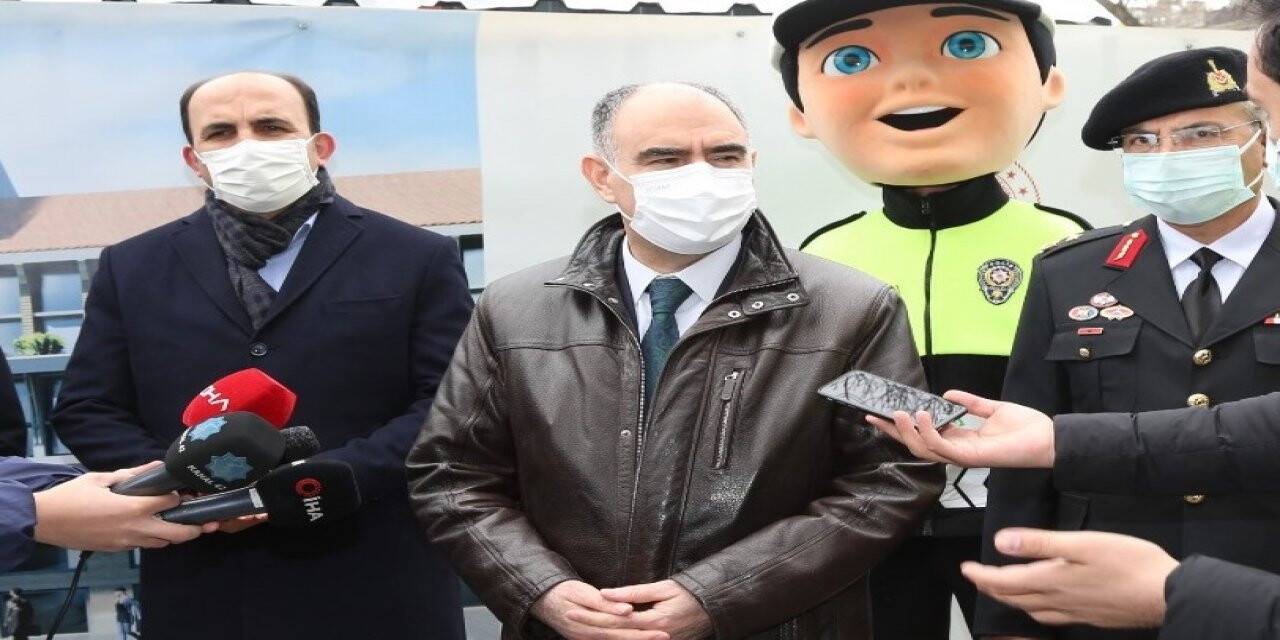 Vali Özkan: Kurallara uyarsak çok daha kısa zamanda tümüyle açılmış olabiliriz