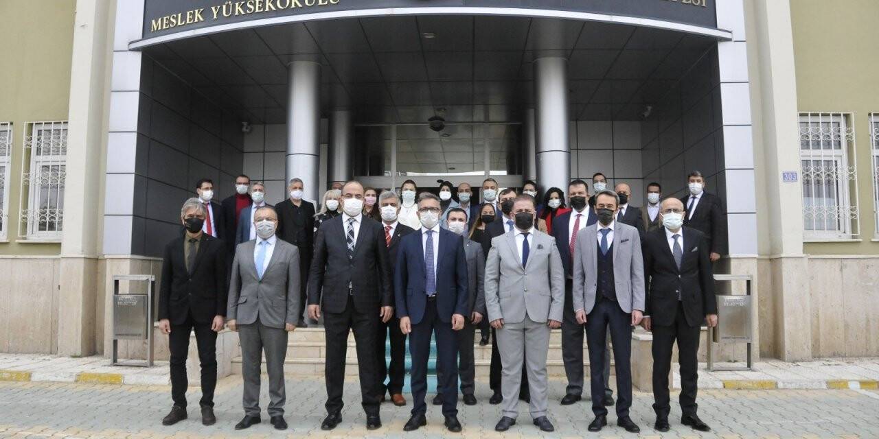 Rektör Aksoy: Başarıyı ileri noktaya taşımak istiyoruz