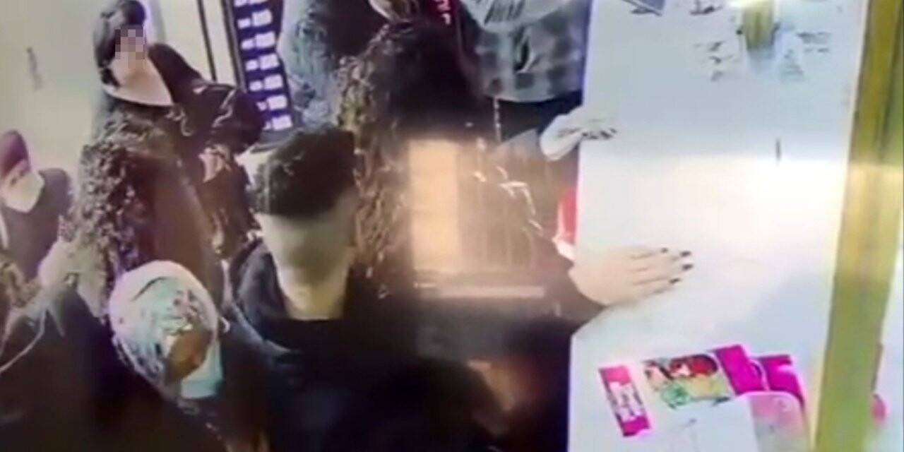Fatih’te 15 bin TL değerindeki telefonu böyle çaldı