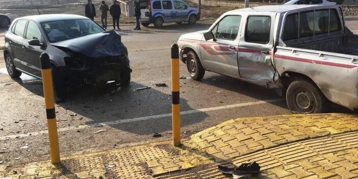 Kulu’da pikapla otomobil çarpıştı: 2 yaralı