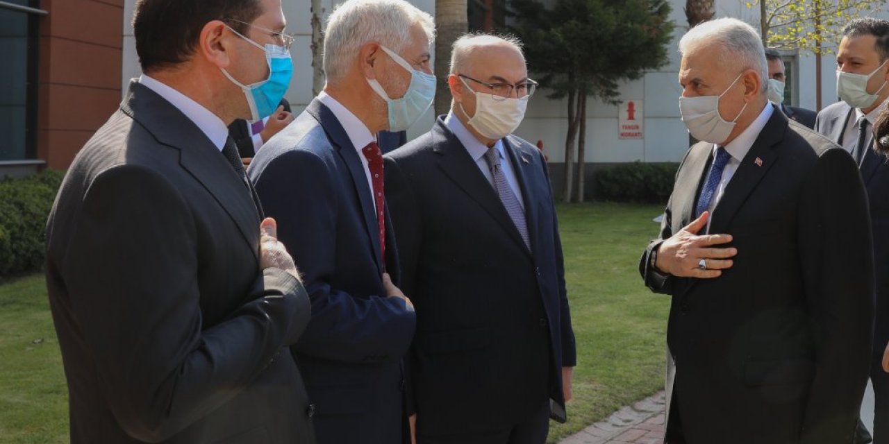 AK Parti Genel Başkanvekili Binali Yıldırım, Menemen Belediyesini ziyaret etti