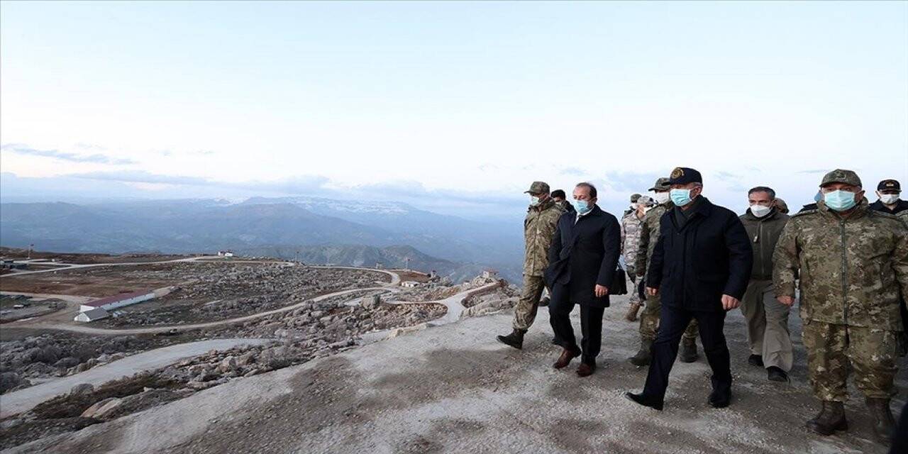 Akar ve TSK komuta kademesi geceyi Şırnak'ta geçirdi