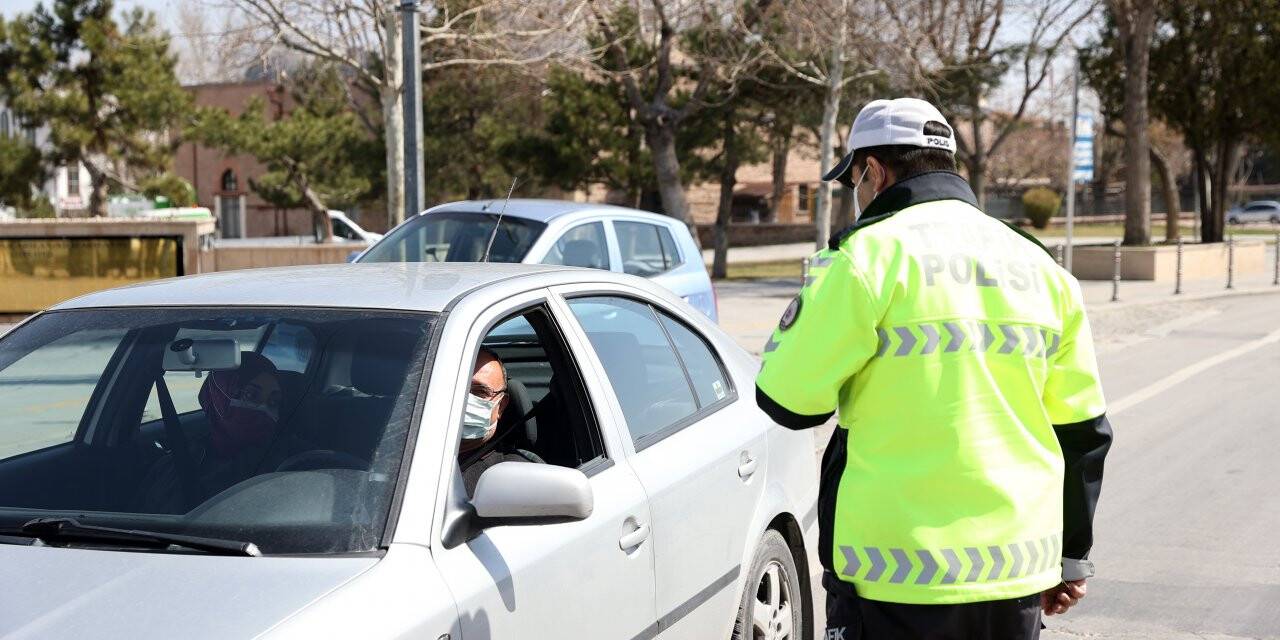 Konya Polisi kısıtlama denetimlerine ara vermiyor