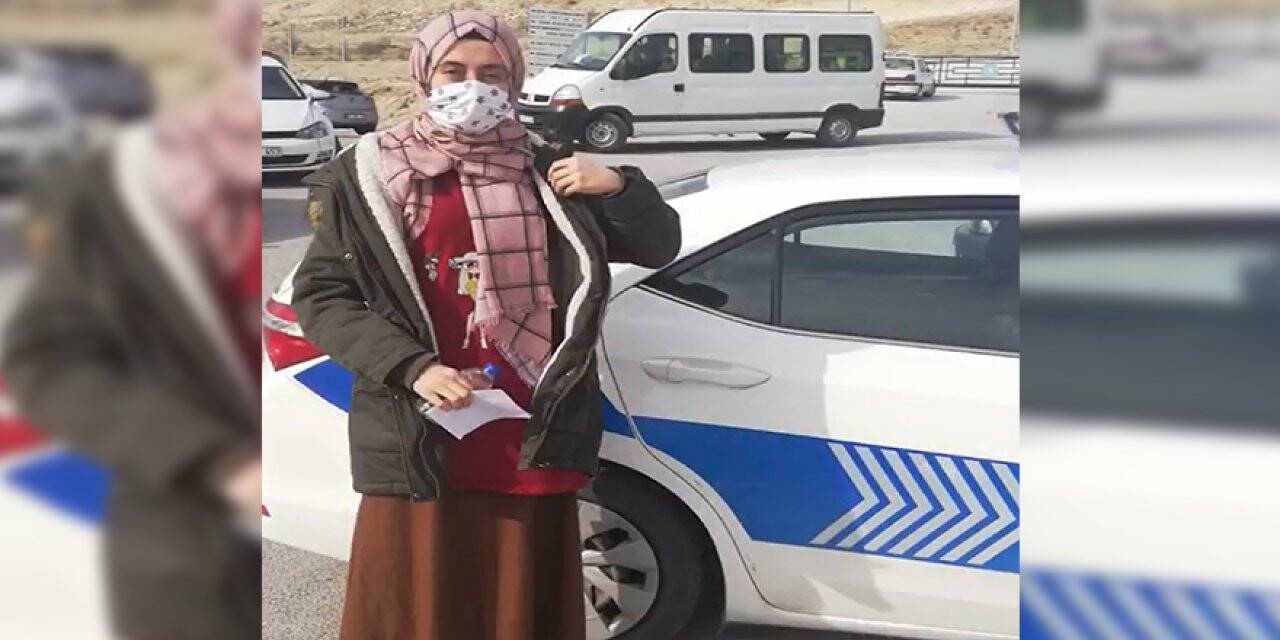 Konya'da sınava geç kalan öğrencinin yardımına polis yetişti