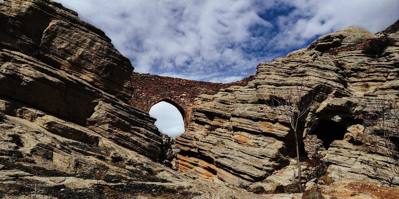 Sille Antik Kenti'nin ürküten köprüsü zamana meydan okuyor