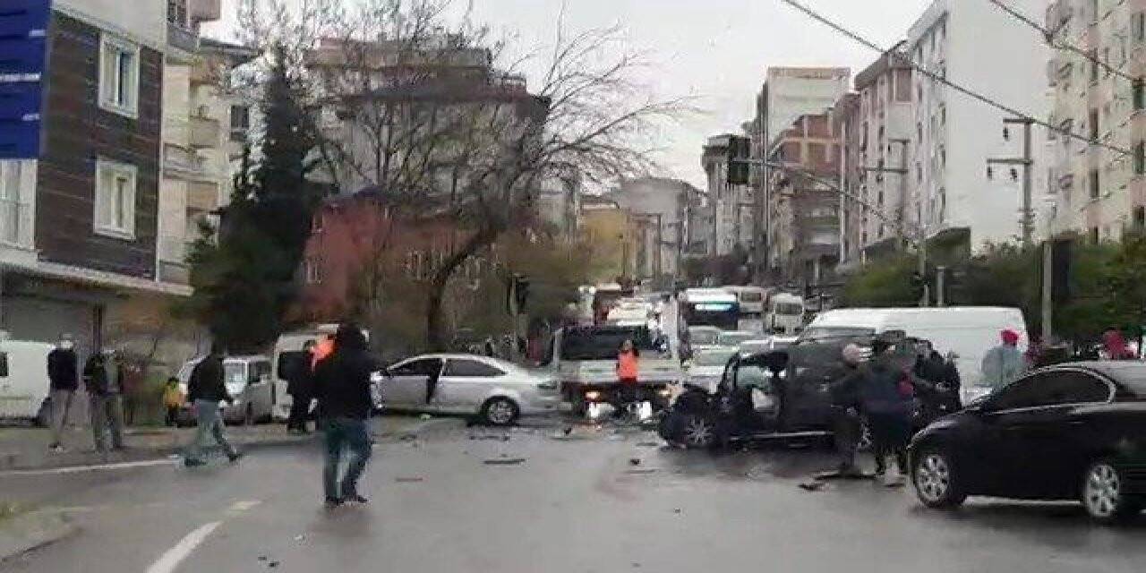 Kaza sonrası silahlar patladı, tekmeler havada uçuştu