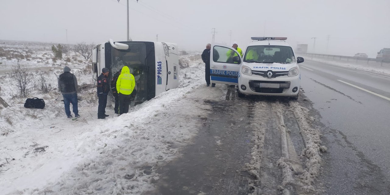 Konya'da kaza! Tur otobüsü devrildi: 1 ölü, 12 yaralı